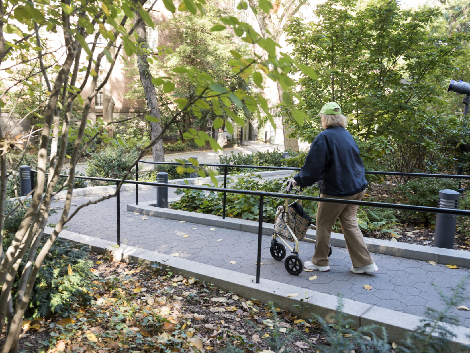 A pedestrian making use of the Arsenal Ramp